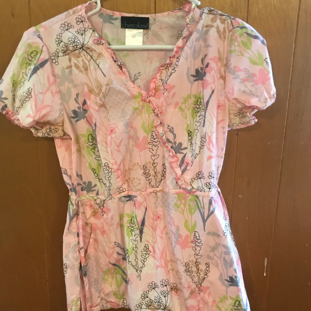 Cherokee scrub top